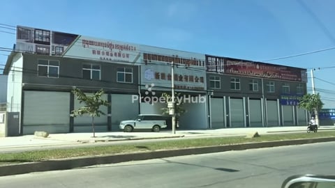 ដីនិងឃ្លាំងលក់នៅផ្លូវហាន់ណូយ តម្លៃក្រោមទីផ្សារ $720/m2