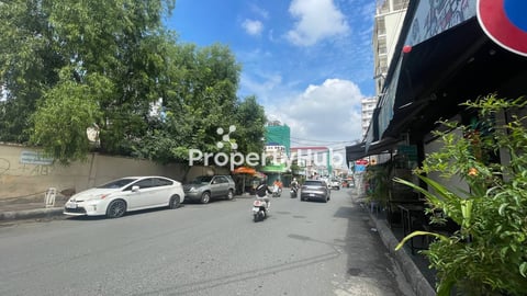  Large 513 sqm Mart Space for Rent on HighTraffic Street 488 