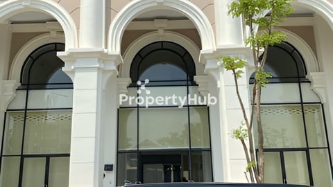 ផ្ទះអាជីវកម្មលក់ក្រោមទីផ្សាបន្ទាន់ខ្លាំង