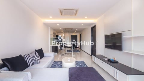  Spacious 1-Bedroom with Balcony in Daun Penh for Rent