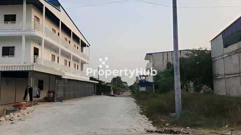 ដីលក់ខាងកើតវត្តប្រជាធម្ម28000$ចរចា