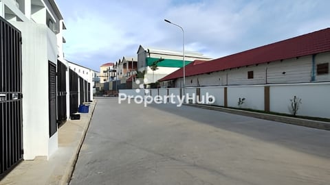 លើផ្លូវជាតិលេខ៣ ជាប់ ង70 បុរី ជារី