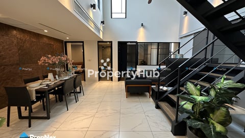 🏙 Re-sale High-End Penthouse in BKK1 by Japanese Developer – Luxury Living on L