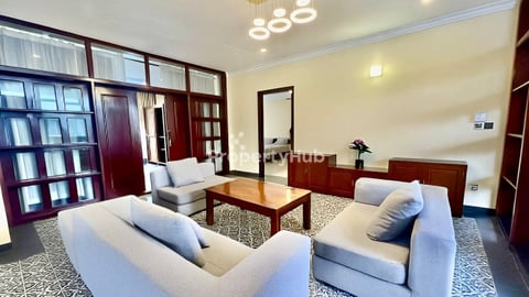 WESTERN THREE BEDROOM FOR RENT-TONLE BASSAC🍀