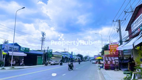 ដីកែងលក់នៅជិតស្ពានព្រែកហូរ