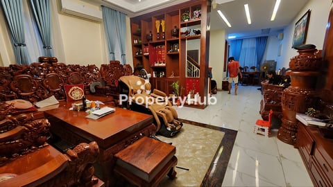 ផ្ទះវីឡាលក់ បុរីឡុងនីគម្រោង៤    (ចចារបាន)