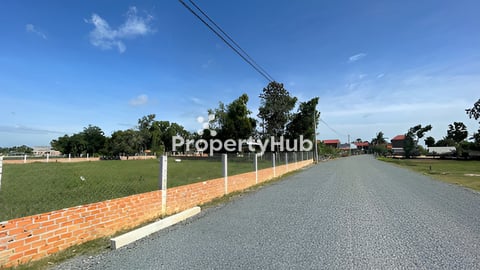 ដីលក់នៅឈ្វាំង ជិតភ្នំរាប