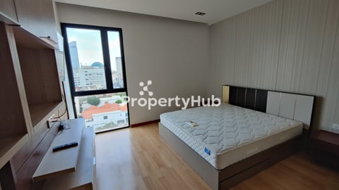High-Floor 2-Bedroom Apartment for Rent in Daun Penh District