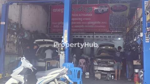 លក់ឃ្លាំងជួសជុលឡាន​ (​ ទួលគោក​ )