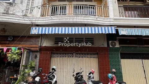 Shophouse for Rent Suitable for Living or Business in Tonle Bassac 