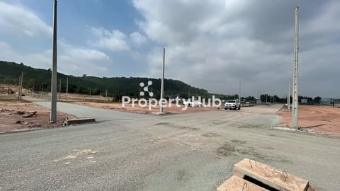 ដីជួល ផ្លូវ ប៉េតុង 10ម៉ែត្រ ក្នុង ភូមិមានមនុស្ស រស់នៅច្រេីន