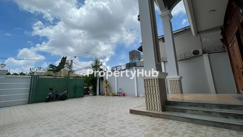 វីឡាសម្រាប់ជួលនៅ សង្កាត់ផ្សារដើមថ្កូវ