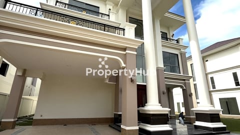 ឃ្វីនវីឡា ឃ្វីនក្លាសិក សម្រាប់ជួលនៅក្នុងគម្រោងអេកូប៉ូលី១ | Queen Classic Villa f