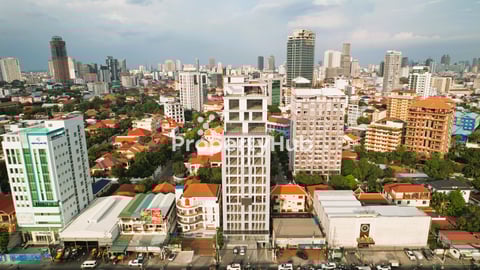 598 Tower for Lease, Prime Location on Boulevard 598 | Ideal for Retail & Office Use