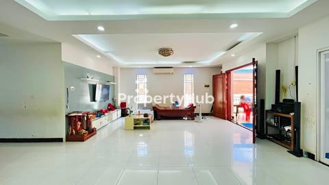 🏘 ផ្ទះវីឡា នៅលើផ្លូវធំ371 ជិតផ្សារទំនើប Chipmong 271 Mega Mall ត្រូវការលក់បន្ទា