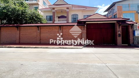 វីឡាសម្រាប់ជួល – ទួលគោក/ Villa for rent in Toul Kork