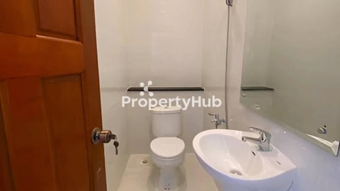 🏡 ផ្ទះលក់តម្លៃ95,800$ចរចា លើផ្លូវមេលេខ29– ទំហំដីធំ ចំហៀហ5.25m ក្បែរសាលារៀន ផ្លូ