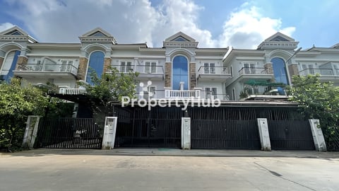 Villa 4 Bedrooms near Aeon2 (full furniture)