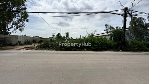 ដីអាជីវកម្មកែងលក់ជិតផ្សារបឹងបៃតង