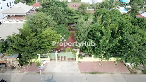 ផ្ទះលំហែលក់នៅក្រុងអរិយក្សត្រ ស្វាយជ្រុំ