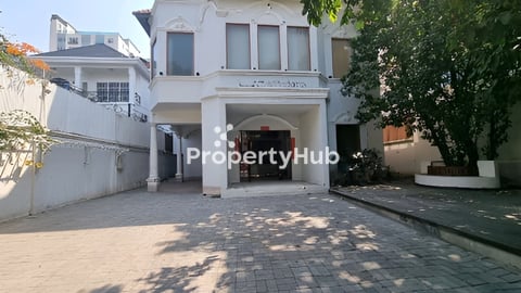 Building for Rent – Main Road BKK1