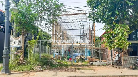 Land for Sale in Sala Kamraeuk area