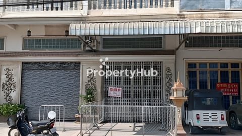 ផ្ទះល្វែងផ្សារលើលក់បន្ទាន់