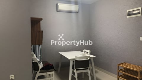 ខុនដូលក់(The Bridge)ជាន់១៩ តំលៃ ២៤០០០០ដុលឡា