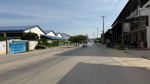 ដីលក់នៅជិតបុរីChip Mong និងផ្សារព្រៃទា