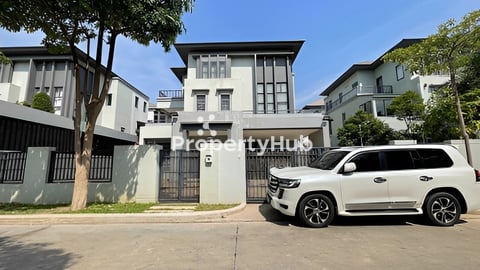 🏠 វីឡាឃ្វីនសម្រាប់លក់ក្នុងតម្លៃពិសេស នៅក្នុងបុរីជីបម៉ុងលែនម៉ាក ៦០ម៉ែត្រ