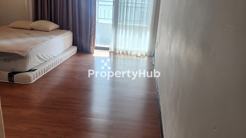 더캐슬 3베드룸 임대 합니다 깨끗하고 조용한 집입니다