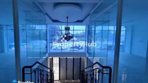 🏢 Building for Rent – in BKK3