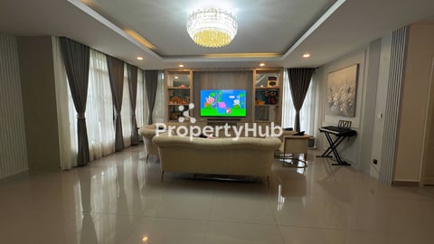 វីឡាឃ្វីនសម្រាប់លក់ ទីតាំងនៅបុរីជីបម៉ុង ដឹផាកលែន ផ្លូវឯ.ឧ ជាសុផារ៉ា (៥៩៨)