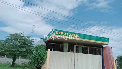 លក់បន្ទាន់ ហ្គារ៉ាស់សាំងស្រាប់+ដីខាងក្រោយ450m2