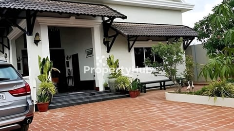 វិឡានៅក្រុងតាខ្មៅ