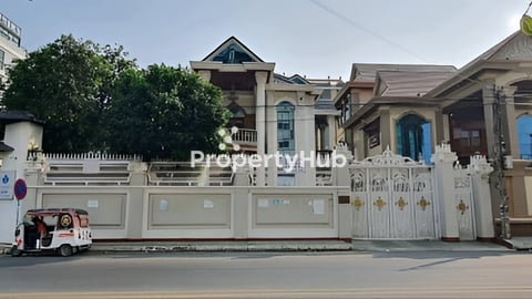 វីឡាសម្រាប់លក់ ទីតាំងទួលគោក ផ្ទះស្អាត