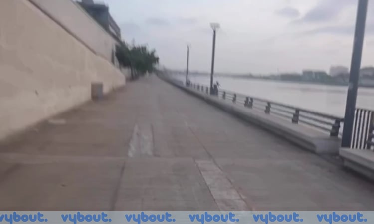 Cycling at Riverfront Morning 6 