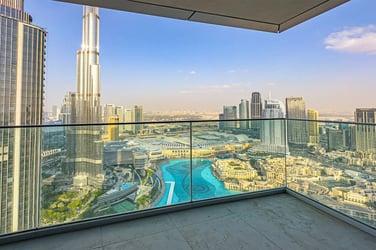 Burj Facing | Luxury Apartment | Quite Spacious image 1