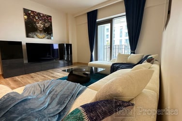 Upgraded  Furnished  Luxurious  Rented image 2