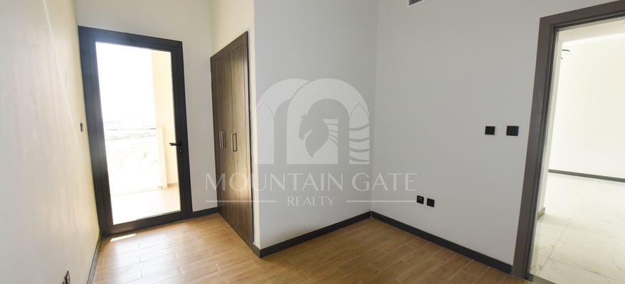 top-floor-brand-new-pool-view-best-price-mountain-gate-realty-mg-s-4934