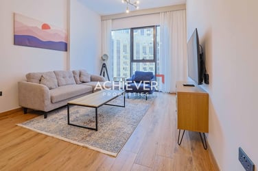 Lavish Living | Stunning 1 BR | All Bills Included image 2