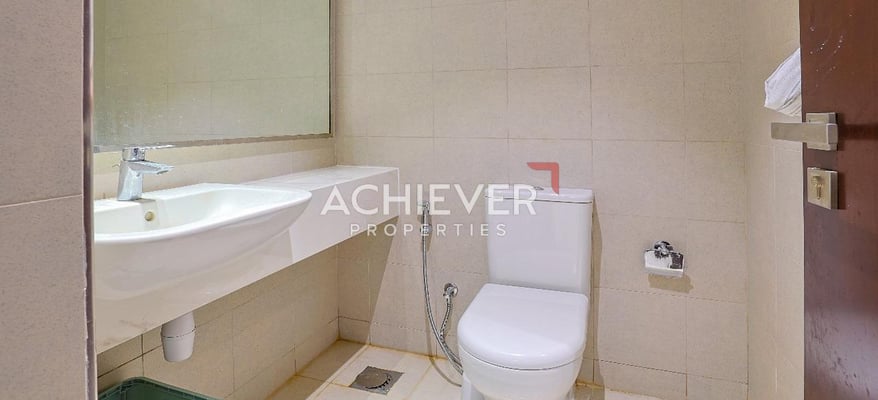 chiller-free-fully-furnished-bus-access-achiever-properties-llc-achiever-11403458