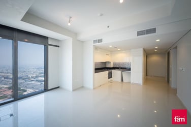 High-floor Corner Unit Dubai Canal and Sea Views image 3