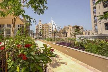 Marina Skyline | Madinat Souk View| NET ROI 8.3% image 1