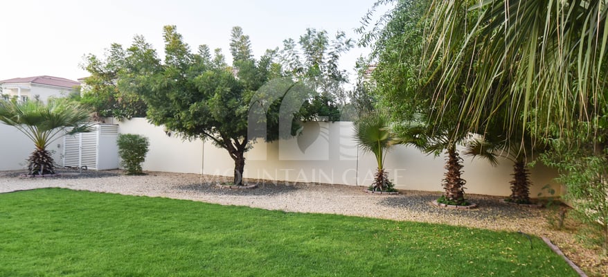 vacant-stand-alone-villa-huge-landscaped-garden-mountain-gate-realty-mg-r-4985