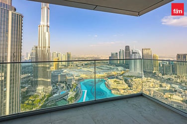 Burj Facing | Luxury Apartment | Quite Spacious image 2