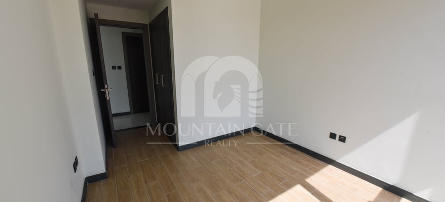 top-floor-brand-new-pool-view-best-price-mountain-gate-realty-mg-s-4934