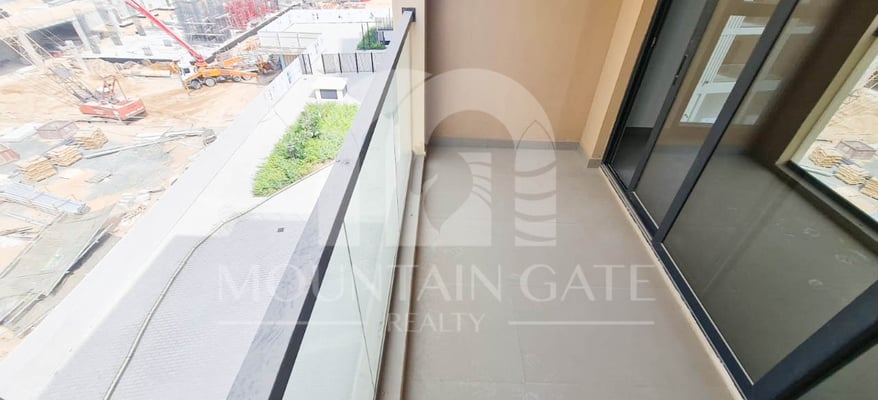 1-bhk-semi-furnished-large-balcony-mountain-gate-realty-mg-s-4620