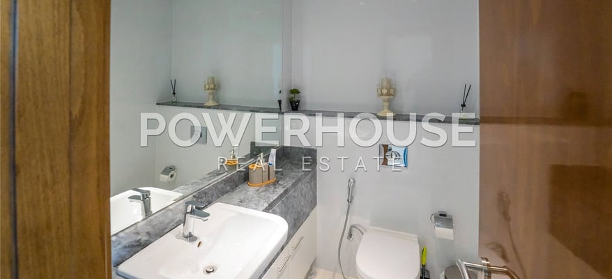 exclusive-2br-apartment-high-floor-canal-view-ph-real-estate-dub220919