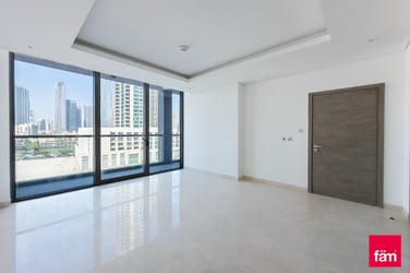 Spacious Apartment | Burj Khalifa View image 3